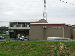 ��y�m�{�X�̉�Е��i